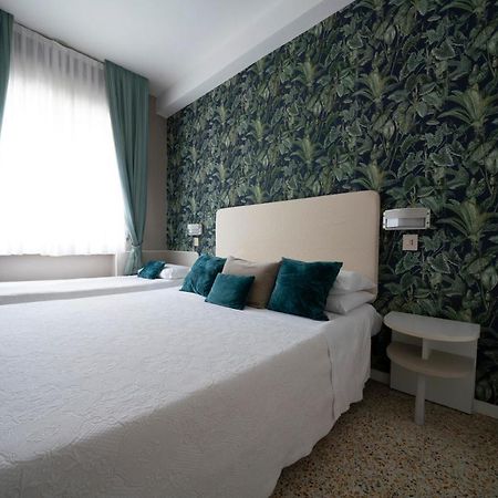 Alta Marea Hotel Милано Мартима Екстериор снимка