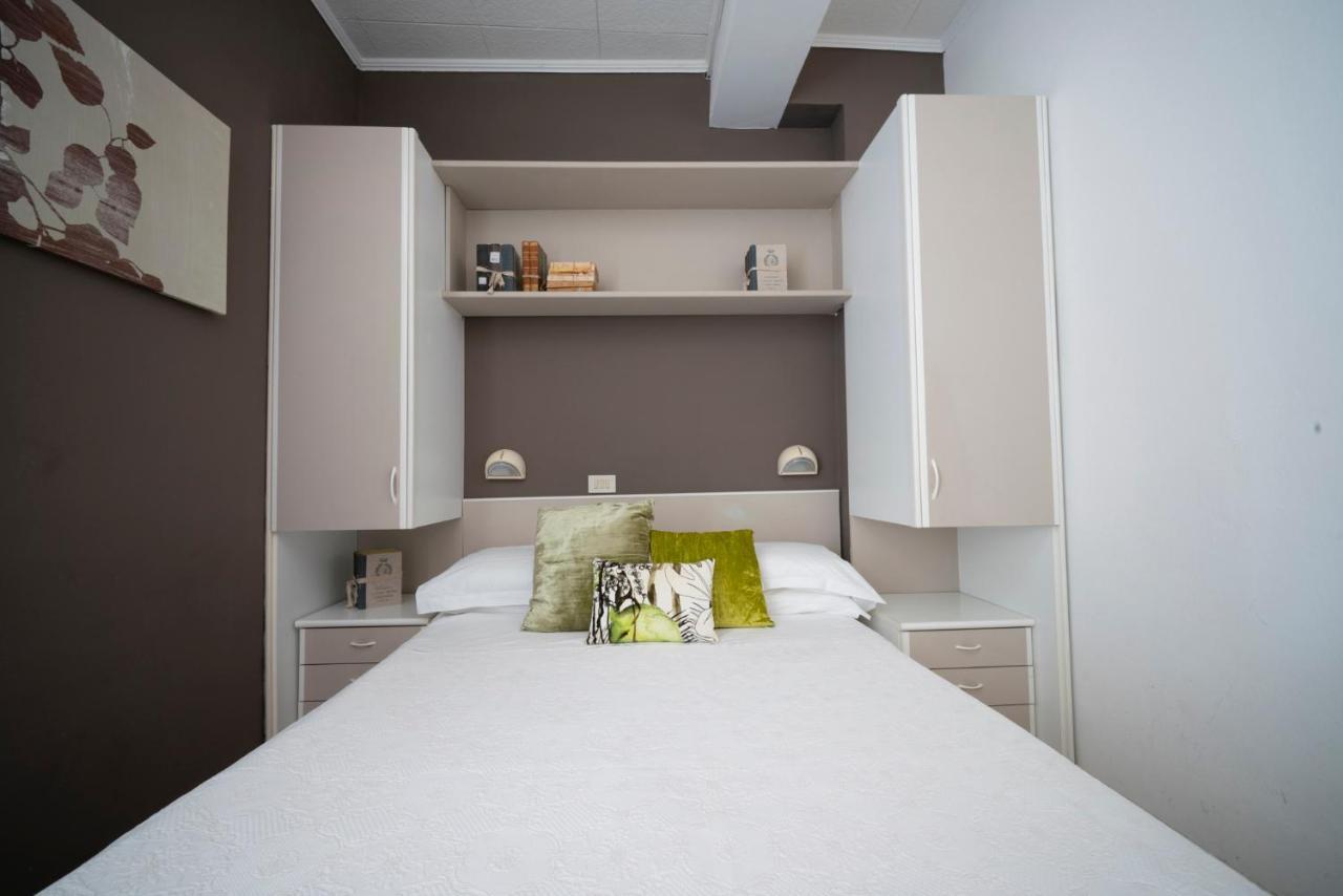 Alta Marea Hotel Милано Мартима Екстериор снимка