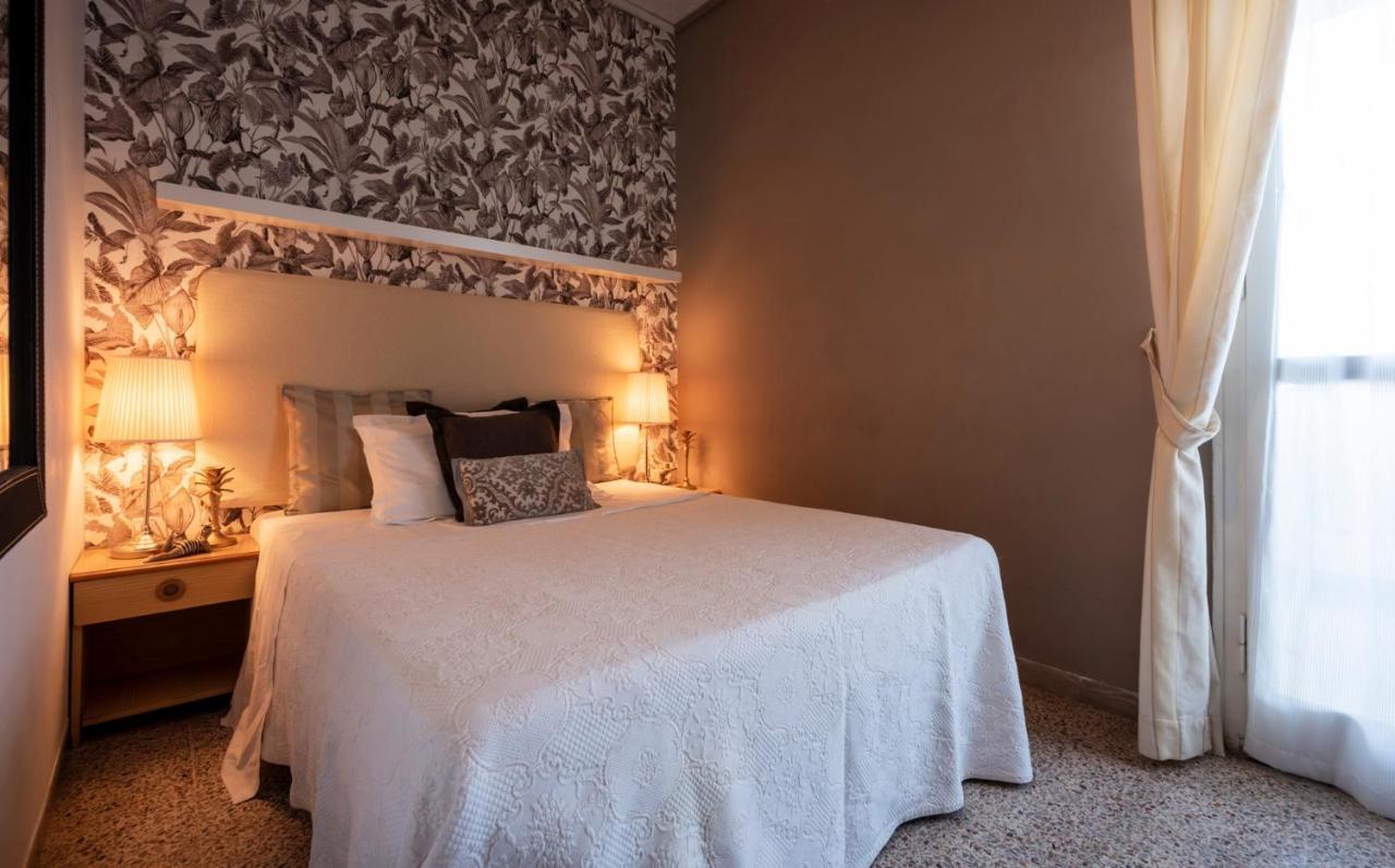 Alta Marea Hotel Милано Мартима Екстериор снимка