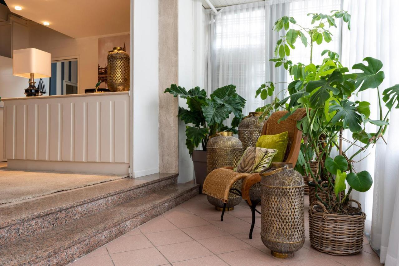 Alta Marea Hotel Милано Мартима Екстериор снимка