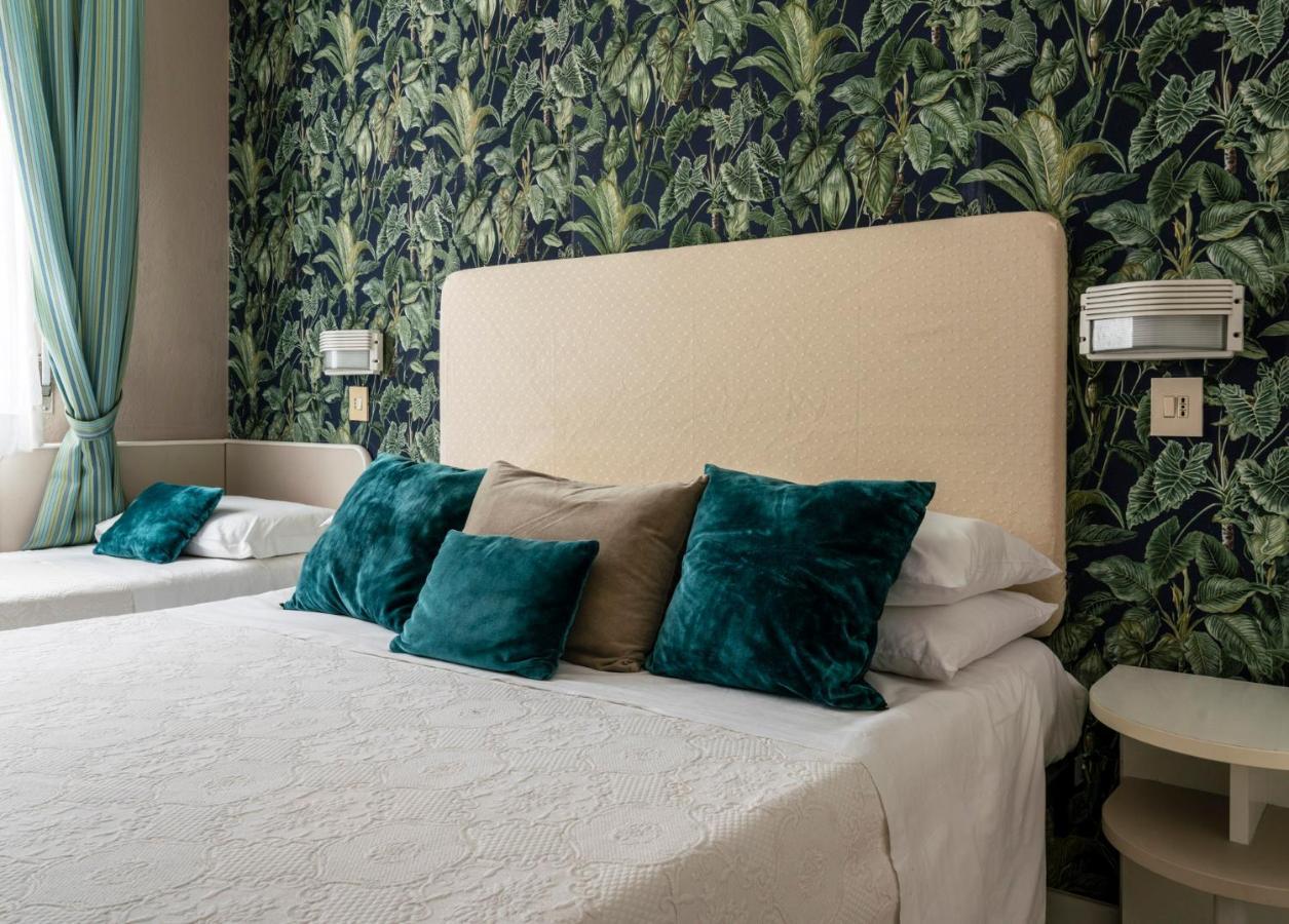 Alta Marea Hotel Милано Мартима Екстериор снимка