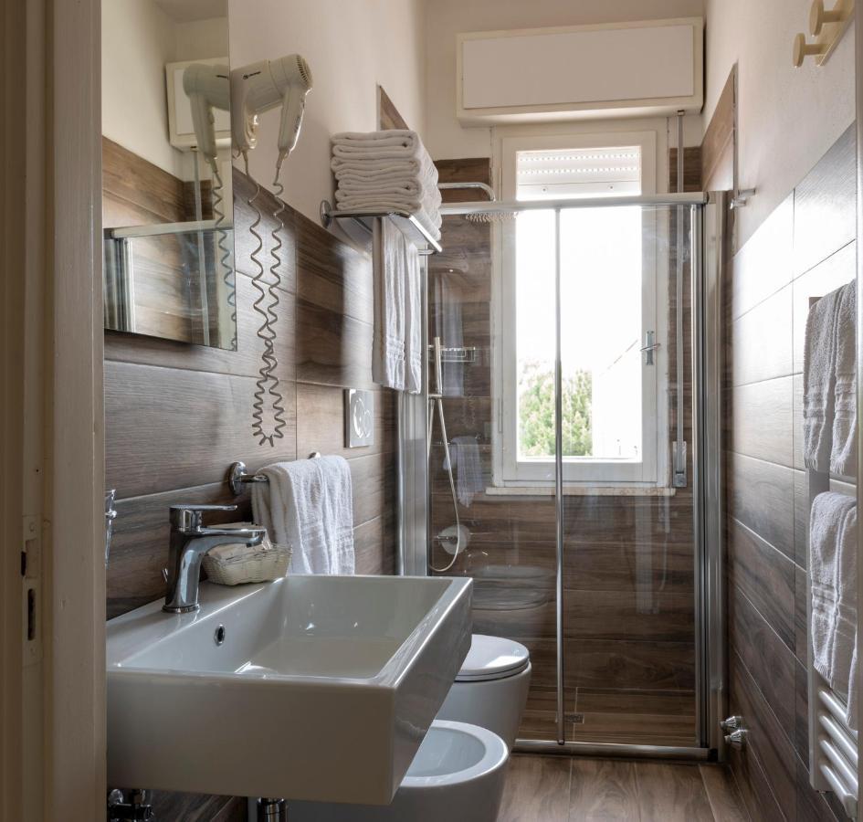 Alta Marea Hotel Милано Мартима Екстериор снимка