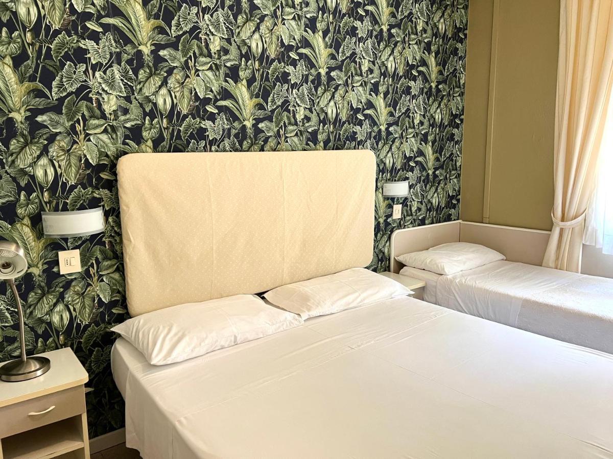 Alta Marea Hotel Милано Мартима Екстериор снимка